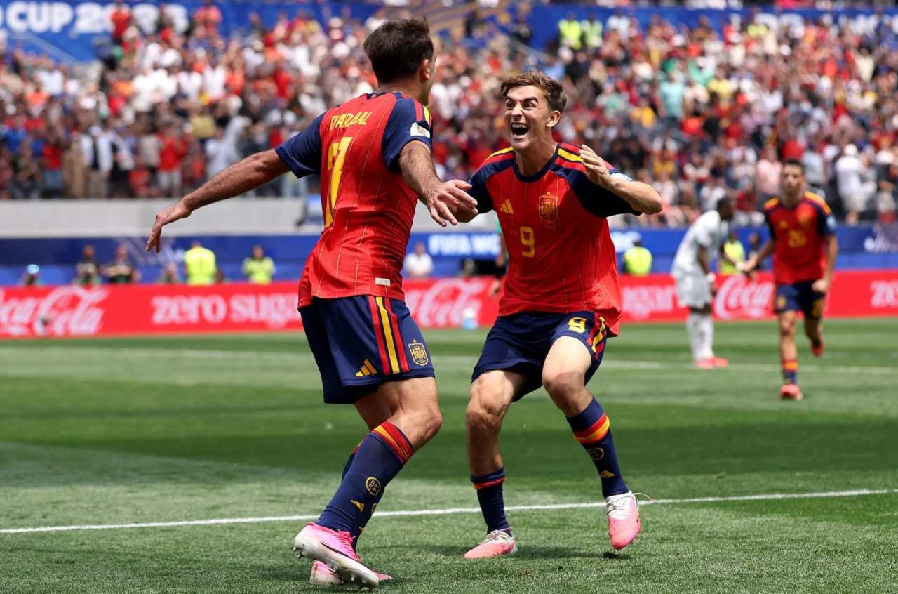 Enzo Fernandes had been sent off in added time of 90 minutes. The King of Spain was present watch his nation play the final while Argentina President held on to her superstition to stay away and watch from Buenos Aires. The match had more royalty with President Donald Trump and his wife in attendance alongside Gianni Infantino FIFA President. Spain had the first real opportunity of the match as Lamine Yamal saw his deflected shot saved by goalkeeper Emilio Martinez, while Unai Simon raced 30 yards out of his box to prevent Lionel Messi from running through on goal with a well-timed clearance. La Furia Roja started the second half with a chance in the opening two minutes with Alex Baena shooting straight at Martinez after substitute Leandro Paredes lost the ball deep in his half. The European champions cracked up the pressure and went close on multiple occasions through Pedri, Dani Olmo, Pau Curbasi, with Martinez thwarting the Spaniard each time they had a shot on target. Martinez made 10 saves in total, including a last-second Yamal free-kick to force extra-time. The Aston Villa player became the first goalkeeper to make 10 saves in a World Cup final. Spain had the ball in the net in the first half of extra-time through Nico Williams, but the referee disallowed the strike for a foul on Nicolas Otamendi in the build-up. Substitute Mikel Merino also saw a glancing header miss the far post by inches. Spain weathered a late Messi-driven onslaught in the dying minutes, but Juliano Simeone blazed high and wide, and held on to send their contingent into wild celebrations. The Spaniards, Euro 2024 winners, claimed their second World Cup trophy, and they become the only European country in history to win consecutive Euros and World Cup trophies twice.
