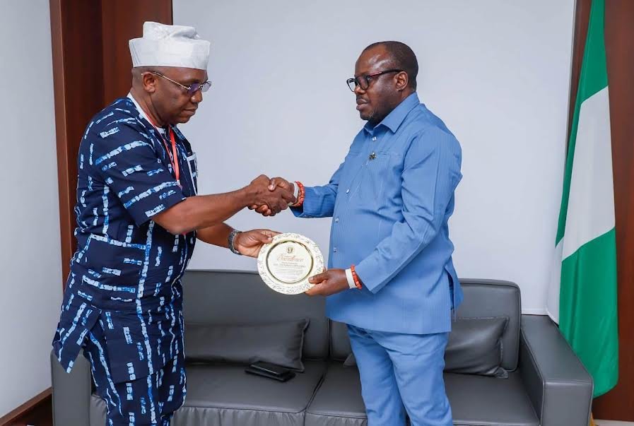 Benson Idahosa University Awards Otuaro for Excellent Leadership