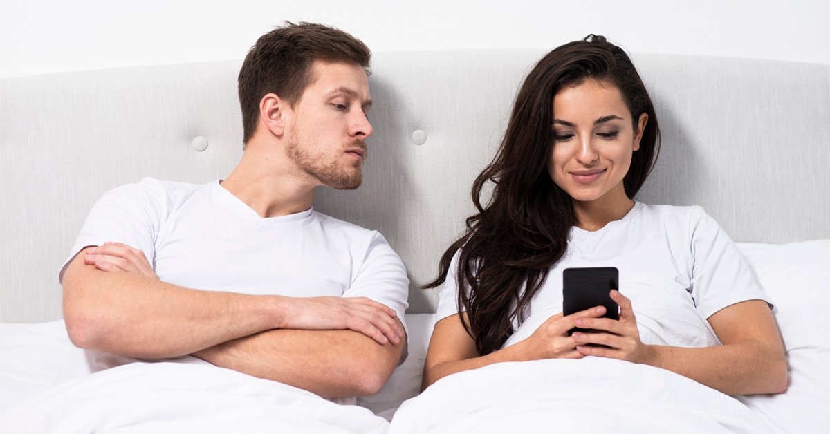 Things A Woman May Do When She’s Cheating… Pay Attention